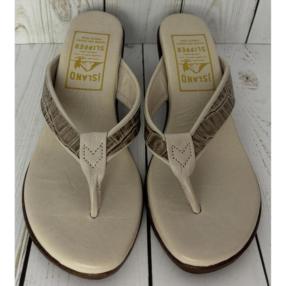 Island Slipper Womens 6 Cream Leather Croc Embossed Wedge Thong Sandals Hawaii‎